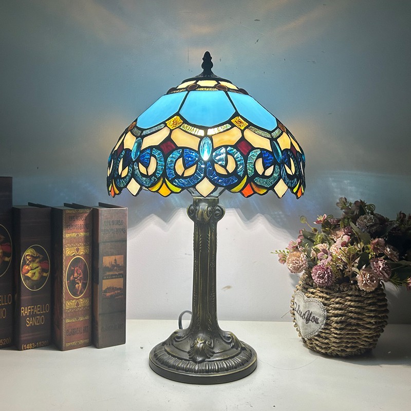 Lampada da tavolo in stile Tiffany in vetro colorato Art Nouveau