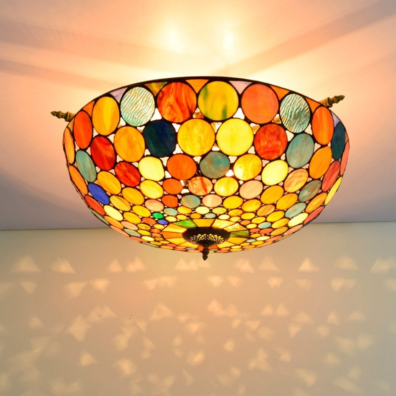 Plafoniera Tiffany 60 cm che richiede fissaggio dimensionato